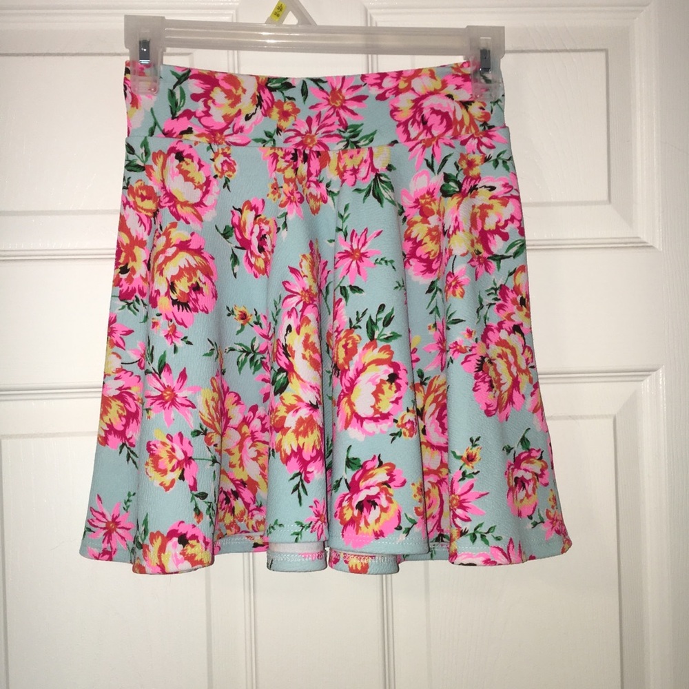 Like new mini skirt